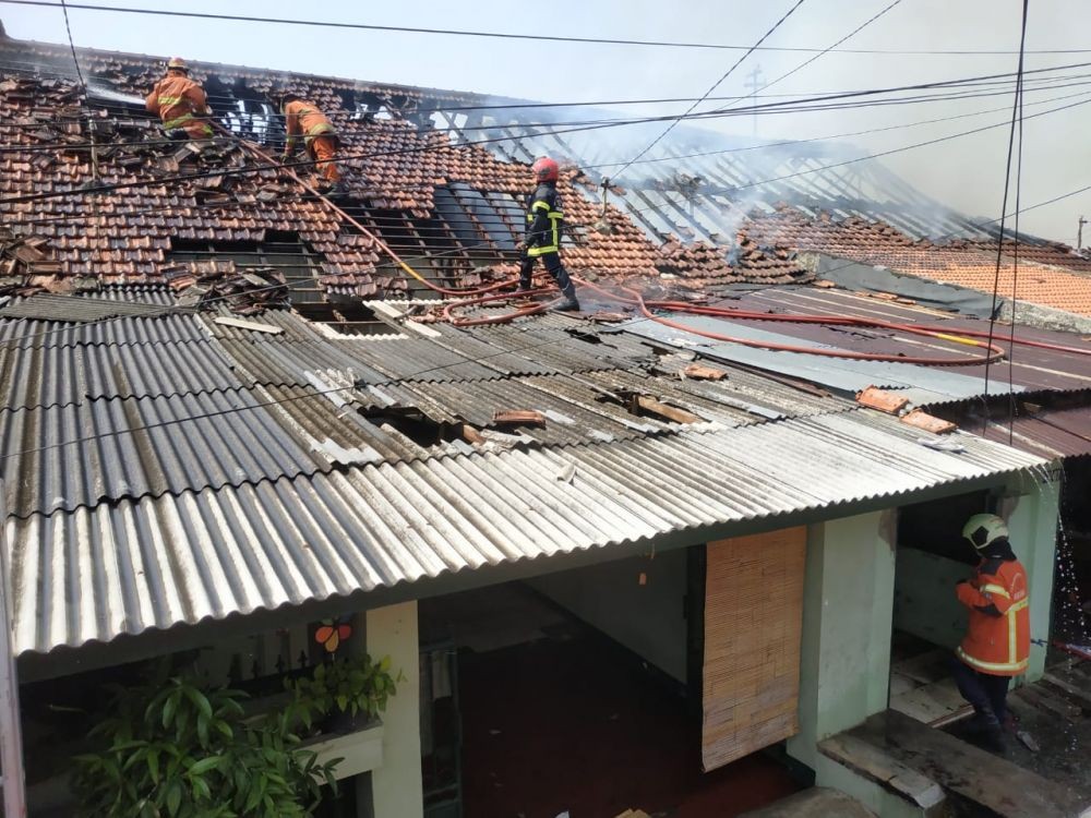 244 Kebakaran Lahan Terbuka Terjadi di Surabaya