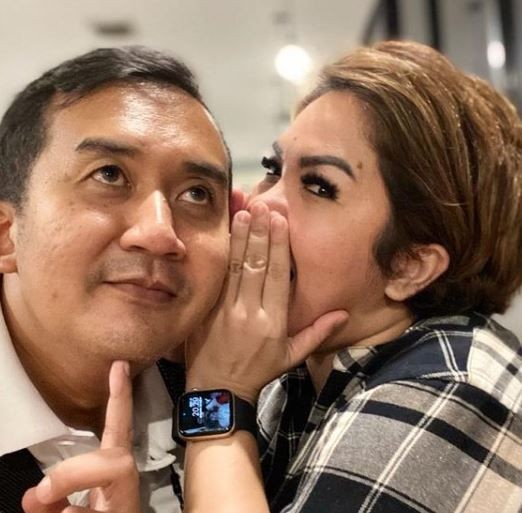 10 Potret Calon Suami Baru Joy Tobing Romantisnya Bikin Iri