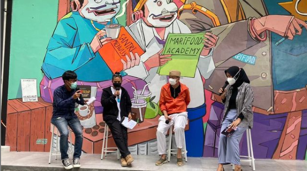 Seniman Mural Semarang Pilih Main Cantik untuk Mengkritik 