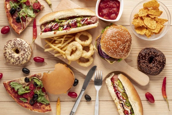 7 Risiko Kesehatan Konsumsi Makanan Olahan secara Berlebihan
