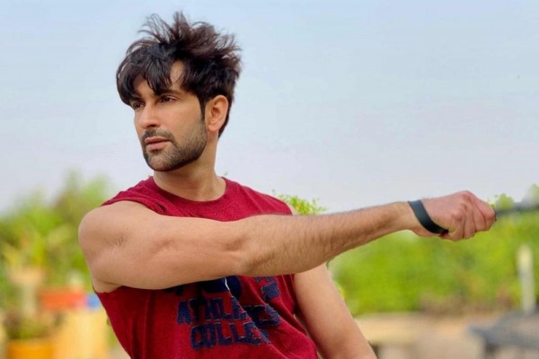 10 Potret Macho Nandish Sandhu, Mantan Suami Tapasya Uttaran