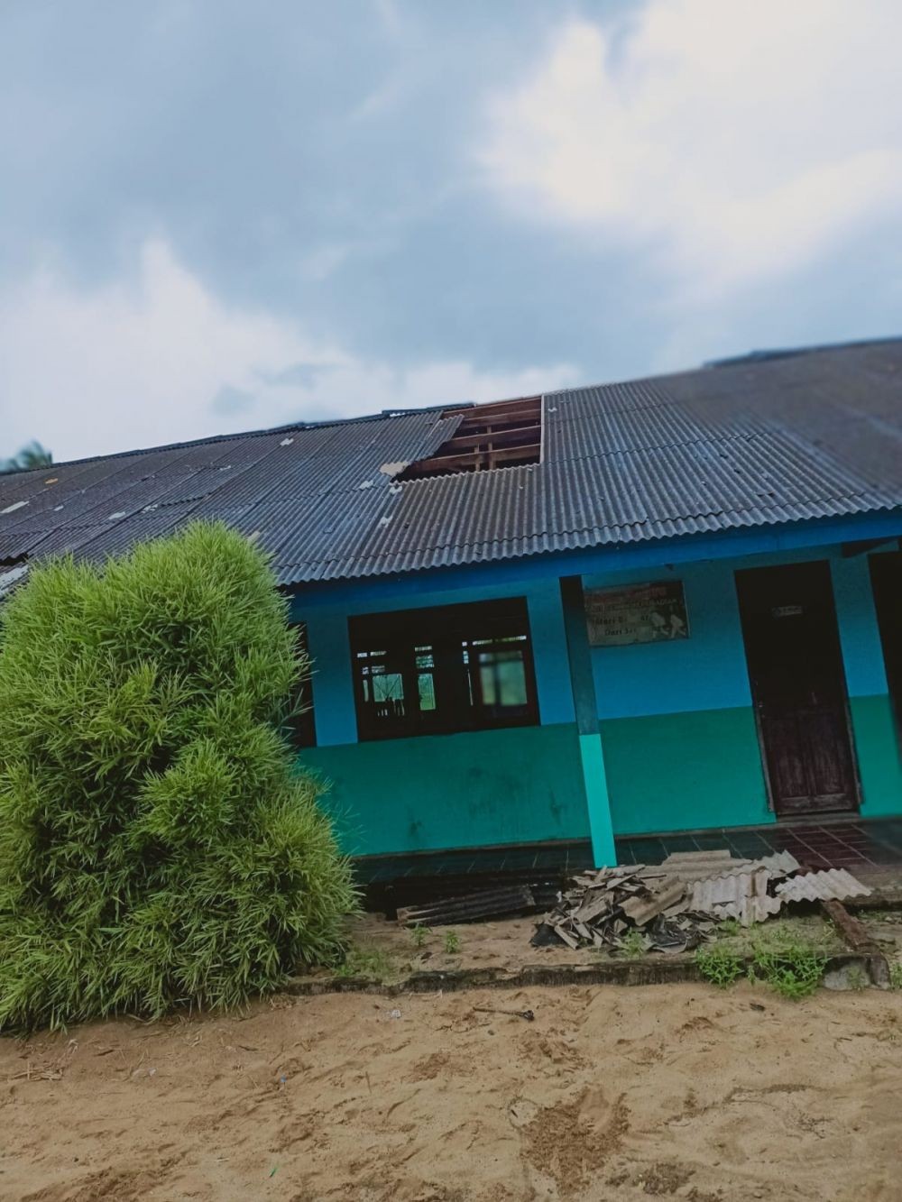 Puting Beliung di Lampung Timur Rusak 16 Rumah, Warga Diimbau Waspada