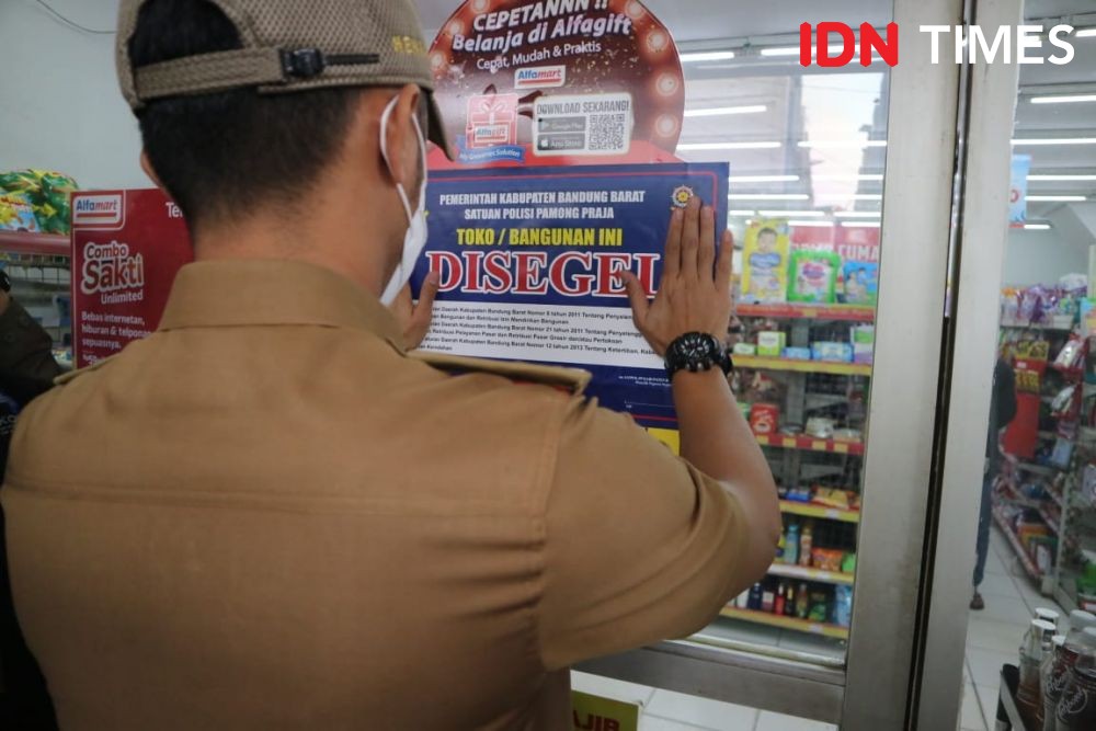 Langgar Tiga Perda Sekaligus, Alfamart di Bandung Barat Disegel