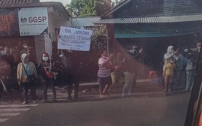 Bentangkan Poster Saat Jokowi Melintas, Pria Ini Ditangkap Polisi