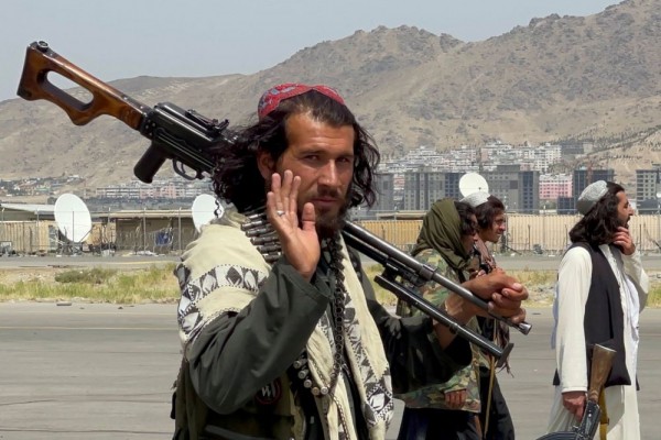 Taliban Eksekusi Mati Warga Afghanistan di Depan Publik 