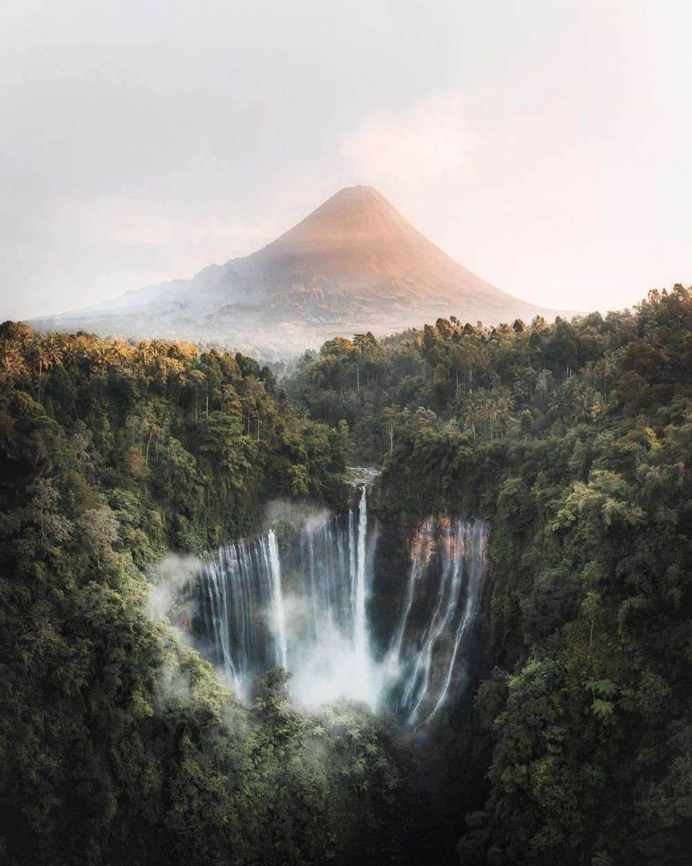 Wisata Tersembunyi Indonesia Yang Paling Cantik Versi Bule