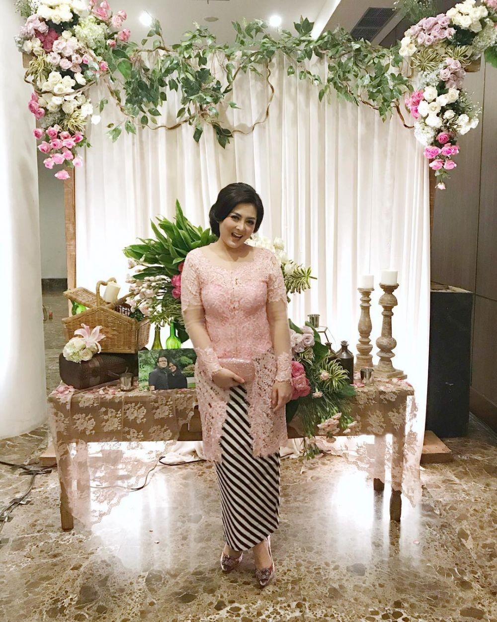 12 Inspirasi Kebaya Pink Untuk Kondangan