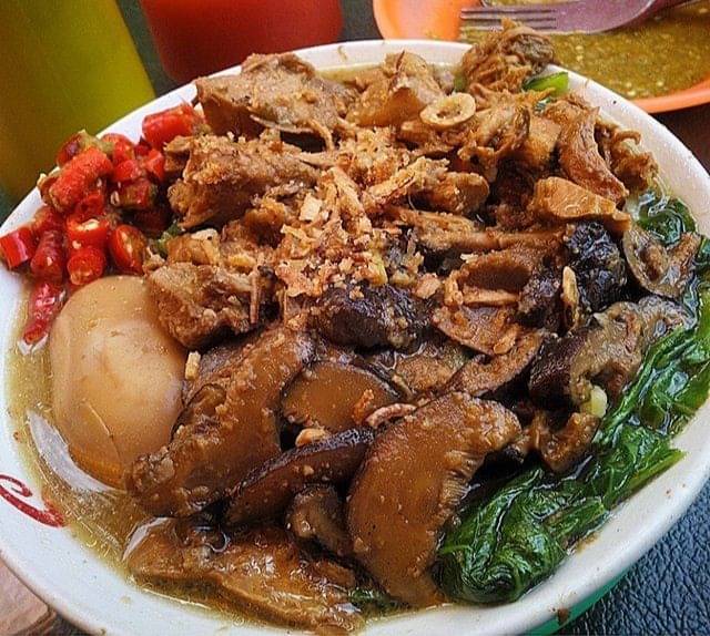 10 Tempat Makan Di Medan Yang Paling Enak, Bikin Kalap Makan