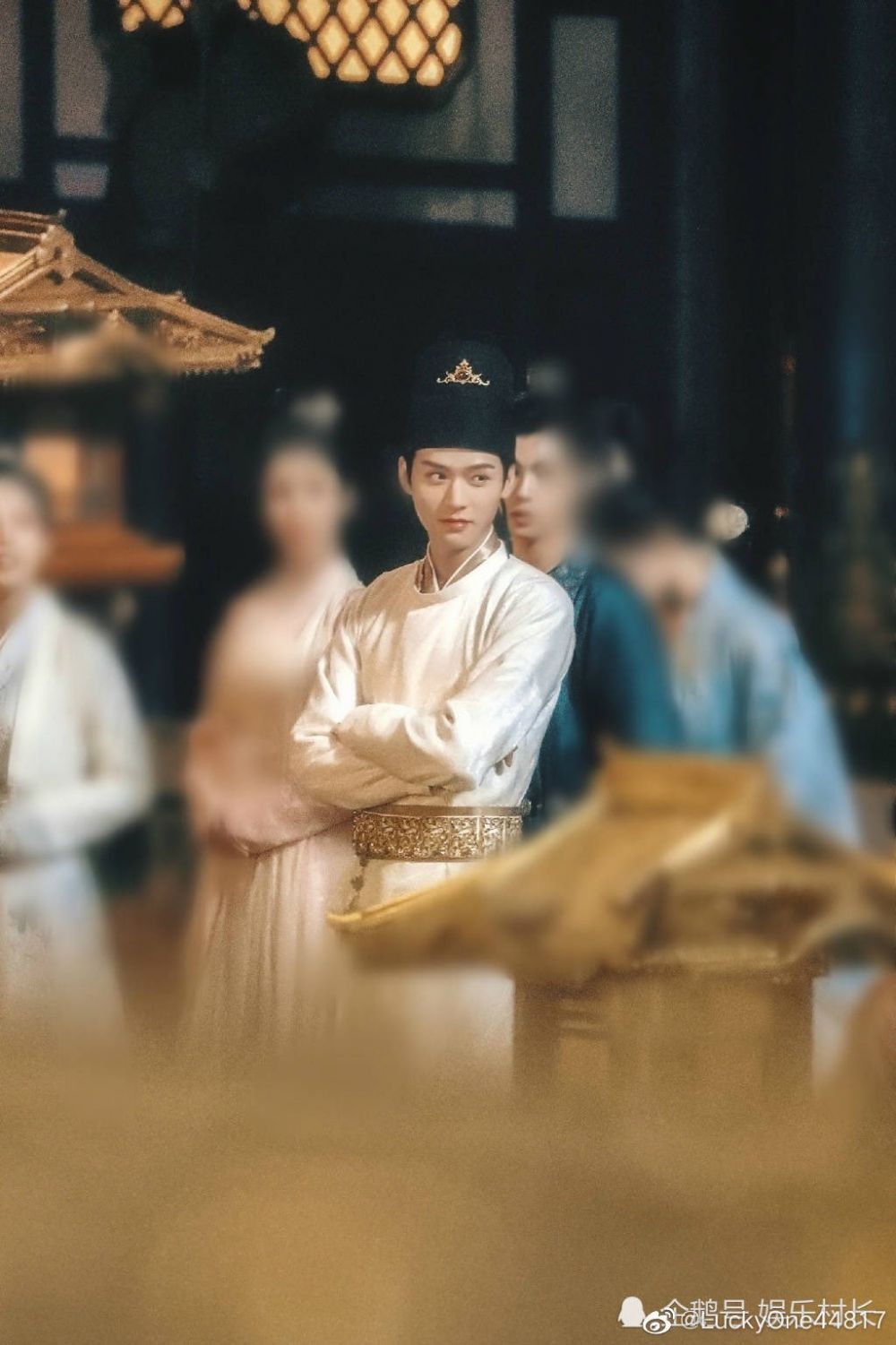 8 Potret Gong Jun Syuting Drama Legend of Anle, Tampil Menawan