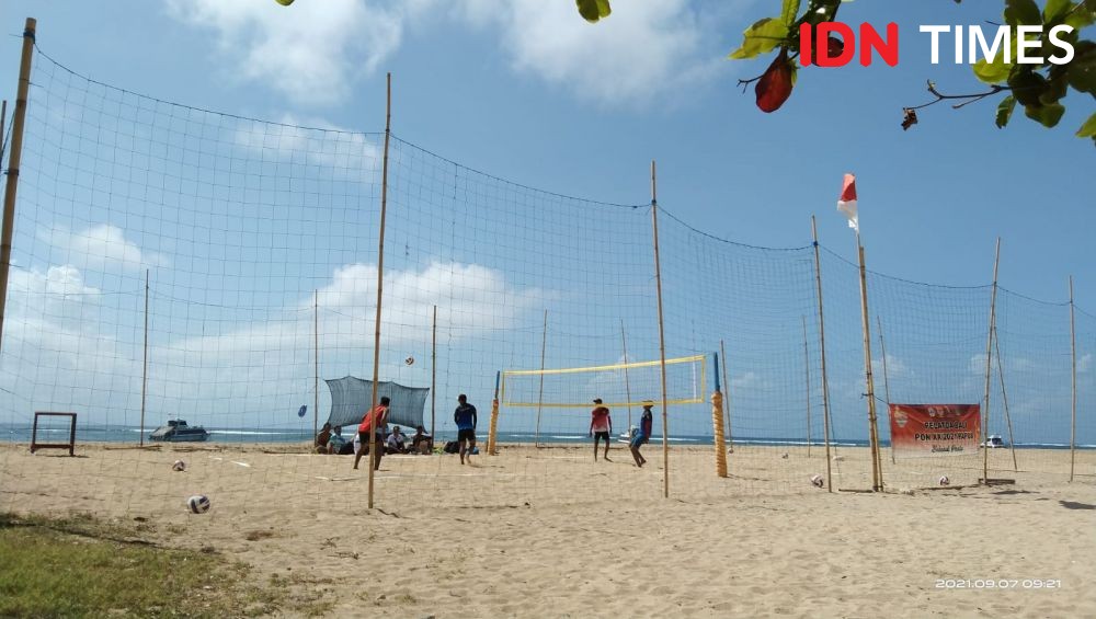 Perlu Rp10 Juta untuk Buat Lapangan Bola Voli Pantai di Bali