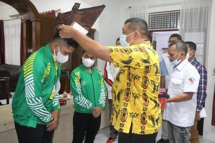 Pemkab Simalungun Berangkatkan 2 Atlet Wushu Berlaga di PON Papua