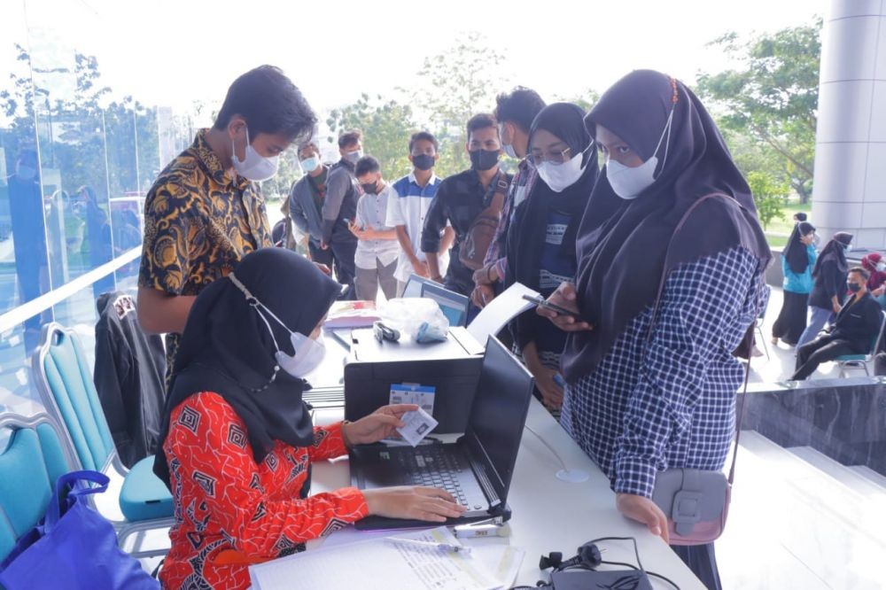 Warga Antusias Vaksinasi COVID-19, Polda Lampung Siapkan 1.500 Dosis