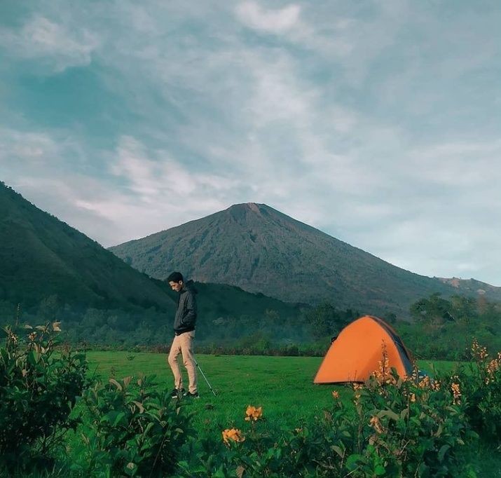 4 Lokasi Camping buat Menikmati Rinjani Tanpa Harus Mendaki