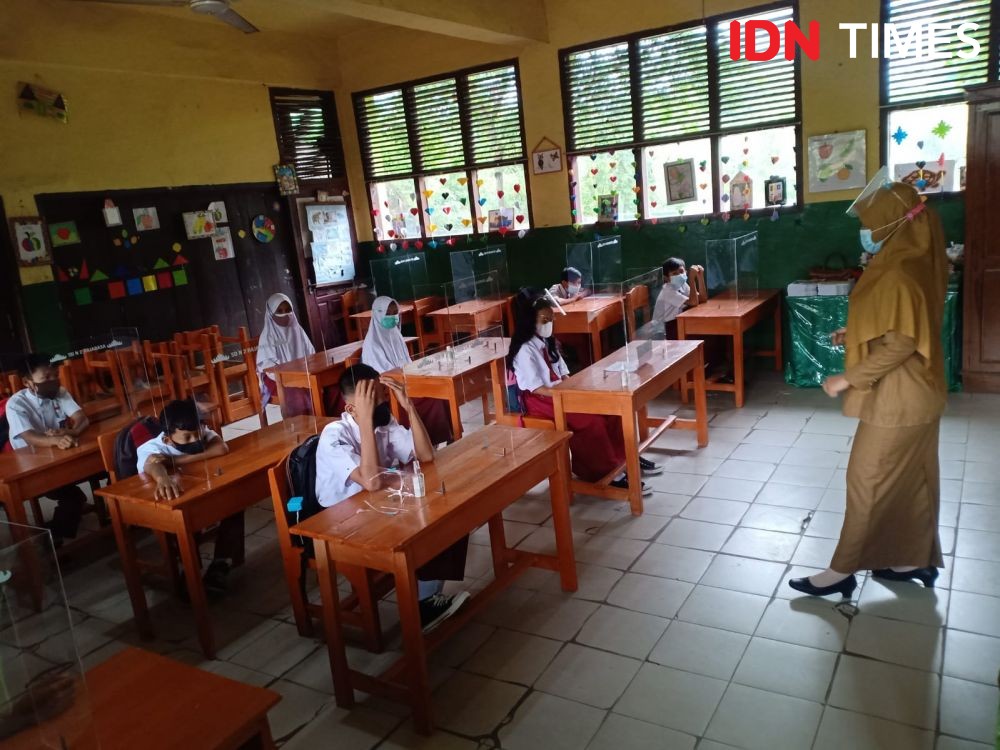 7 Potret Bahagia Pelajar SD hingga SMA Bandar Lampung Uji Coba PTM