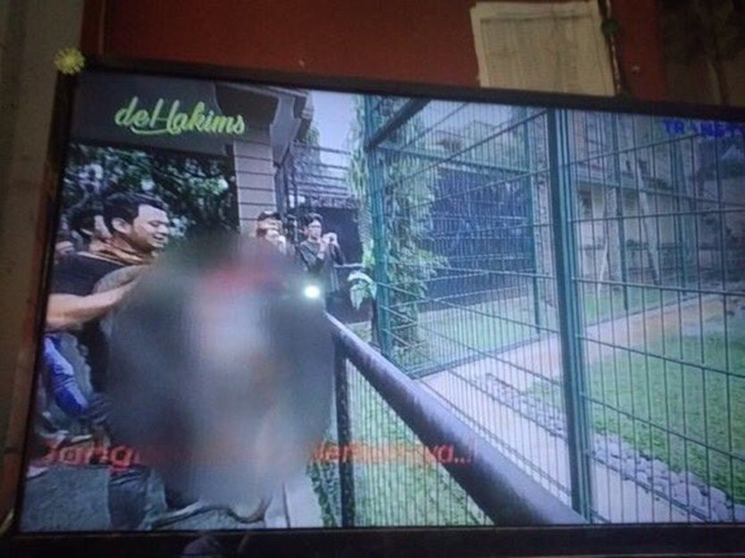 10 Momen Kocak saat Tayangan TV Disensor Blur, Kenapa Ya?