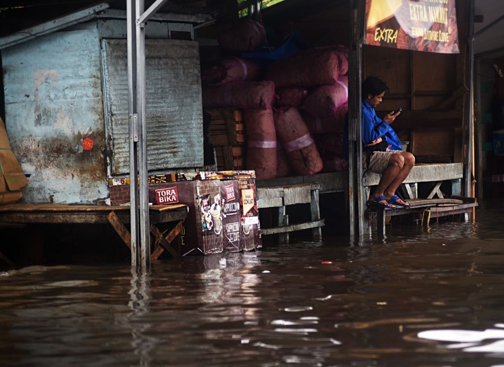 Ngaliyan Hujan Deras, Mangkang Semarang Terendam Banjir 40 Sentimeter