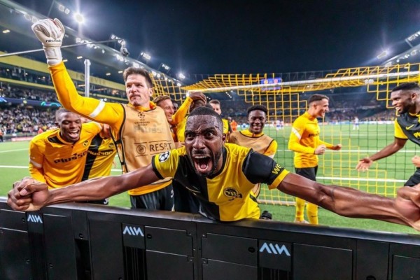 Seperti Juara, 7 Potret Emosional Pemain Young Boys Usai Kalahkan MU