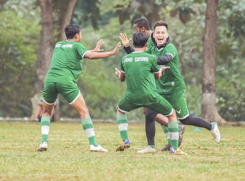 Kisah Pilu Para Pemain Sepak Bola Kasta Kedua Menjaga Asa