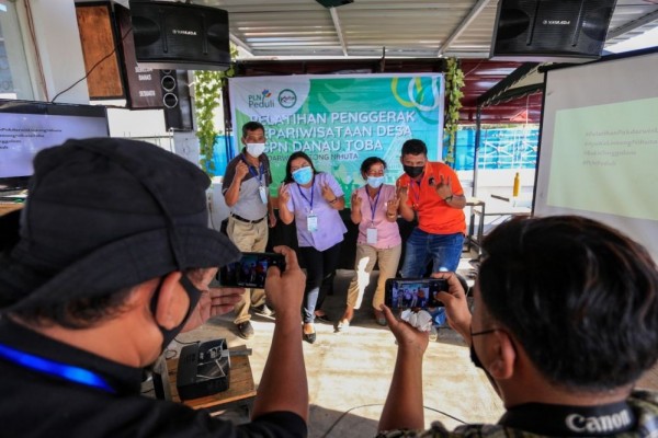 PLN dan Kotrip Latih Kepemanduan Pelaku Pariwisata Toba