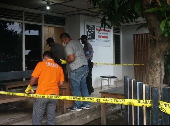 Aksi Teror Kantor LBH Yogyakarta, Polisi Duga Dilakukan Dua Orang   