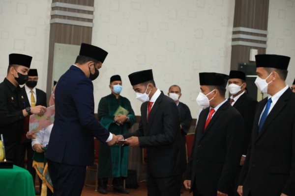 12 Direksi Dilantik, Bobby Harap PUD Bisa Datangkan Profit untuk Medan