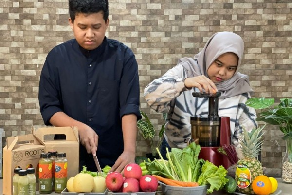 Gaya Millennial Semarang Jual Jus saat COVID-19: Hidup dan Cuan Sehat!