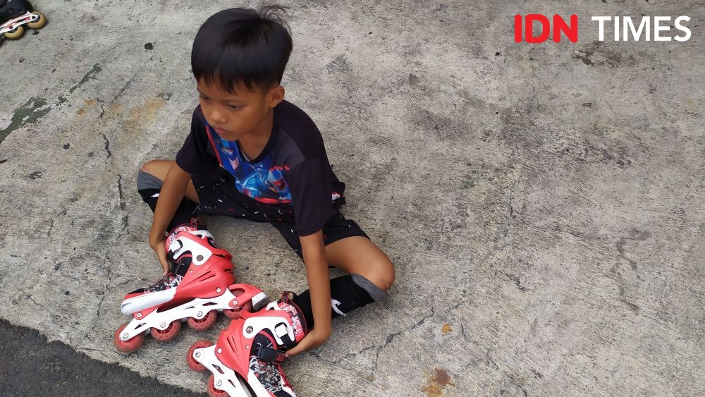 10 Potret Anak-anak Main Sepatu Roda di Gang Sempit Semarang, Booming!
