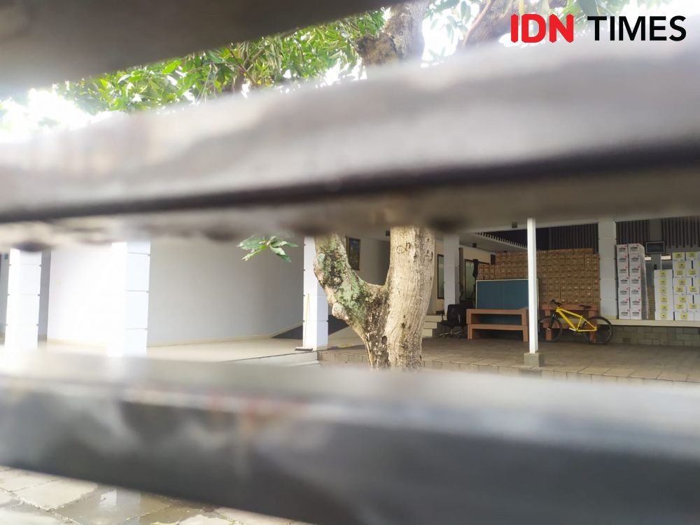 Jadi Tersangka KPK, Begini Kondisi Rumah Aziz Syamsuddin di Lampung