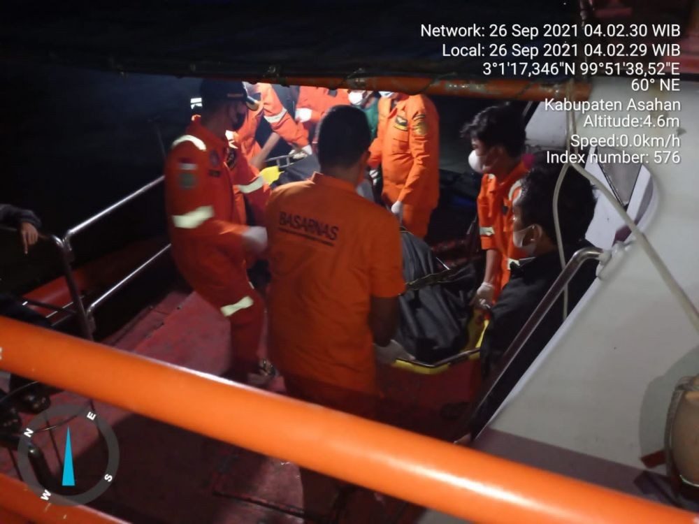 Kapal Kargo Teman Niaga Tenggelam di Selat Makassar, 11 ABK Dicari