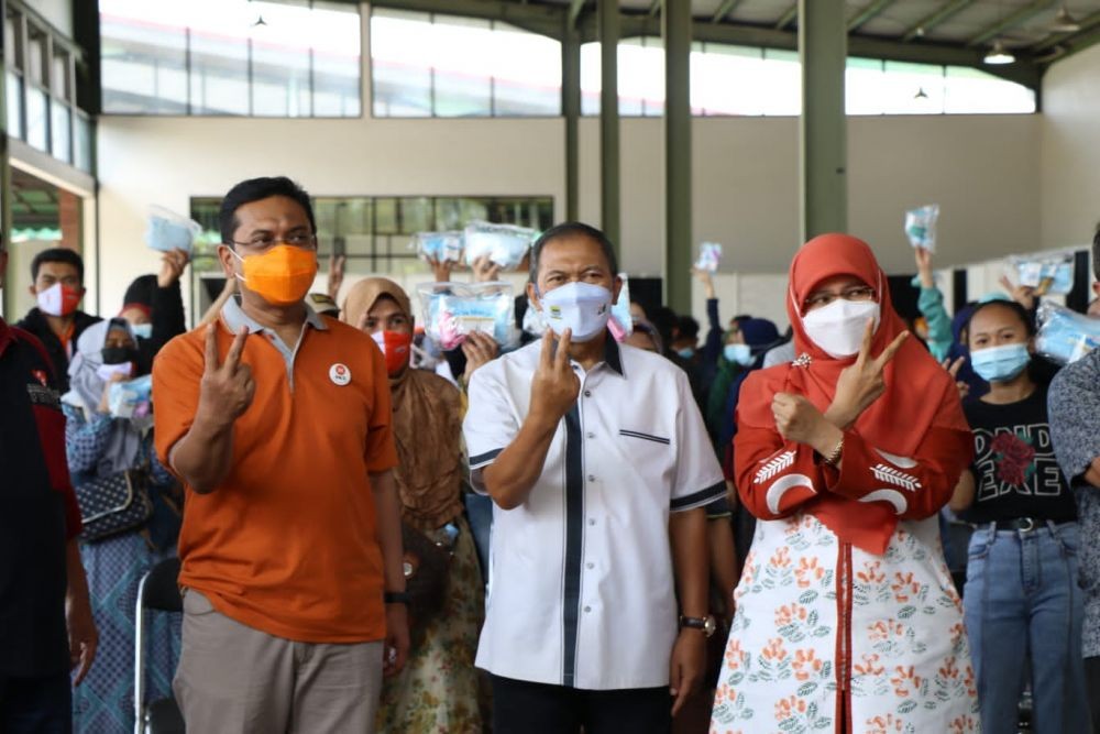 Kejar Herd Immunity, PKS Bantu Percepatan Vaksinasi 1.550 Warga Bandung
