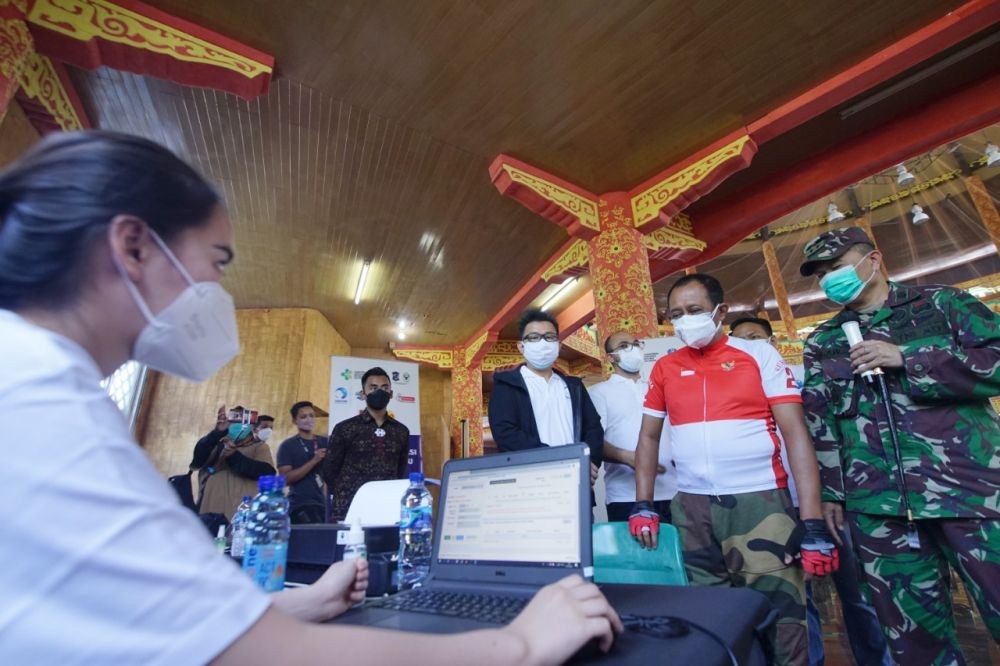 Vaksinasi D2 di Surabaya Sudah 68 Persen, Giliran Sasar Remaja