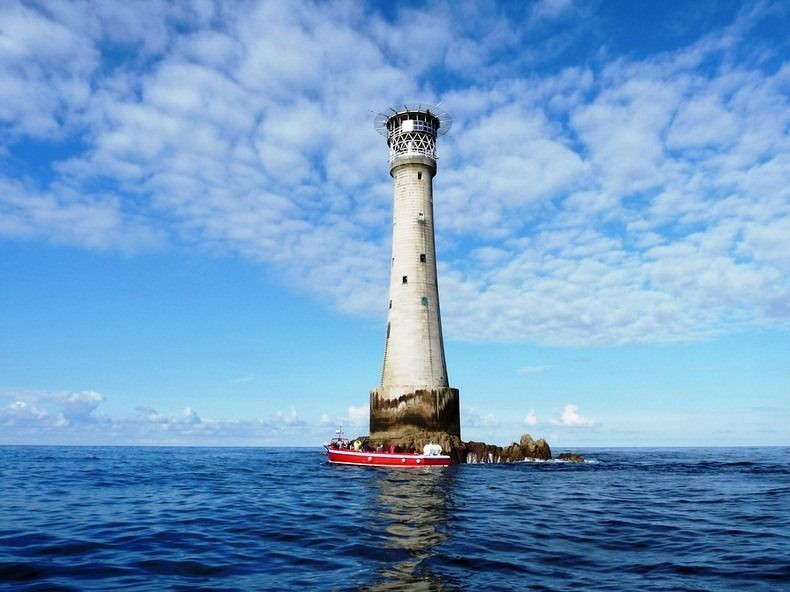 7 Pulau Terkecil di Dunia yang Bersejarah, Bisa Dimasuki 