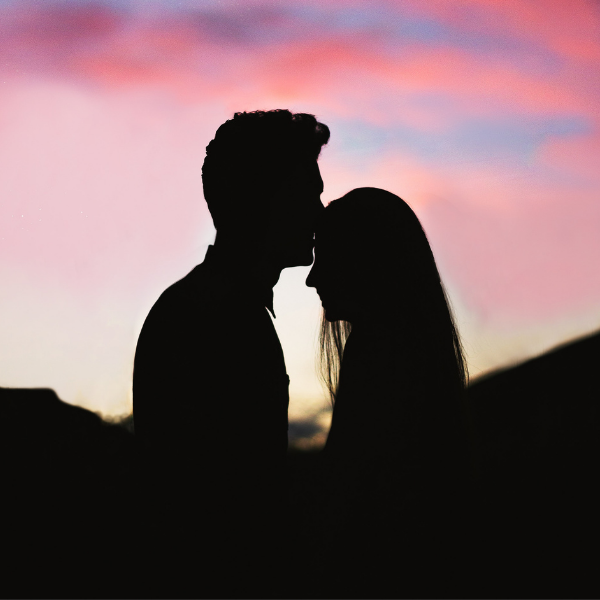 [QUIZ] Dari Gambar Romantis, Kami Tahu Seberapa Siap Kamu Menikah