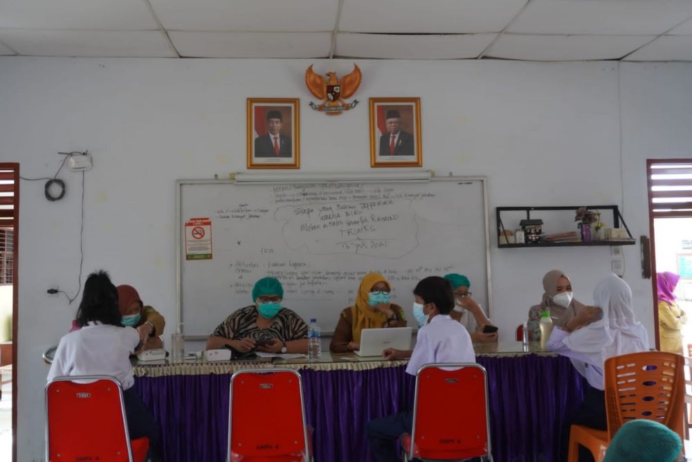 Jelang Tatap Muka, Seribu Pelajar SMPN 4 Medan Divaksinasi