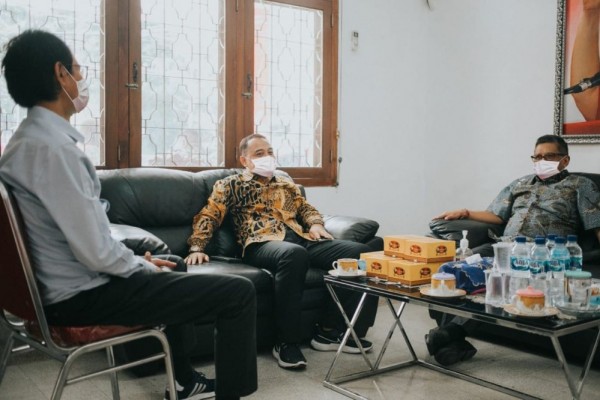 Mampir Surabaya, Hasto Bawa Pesan Megawati