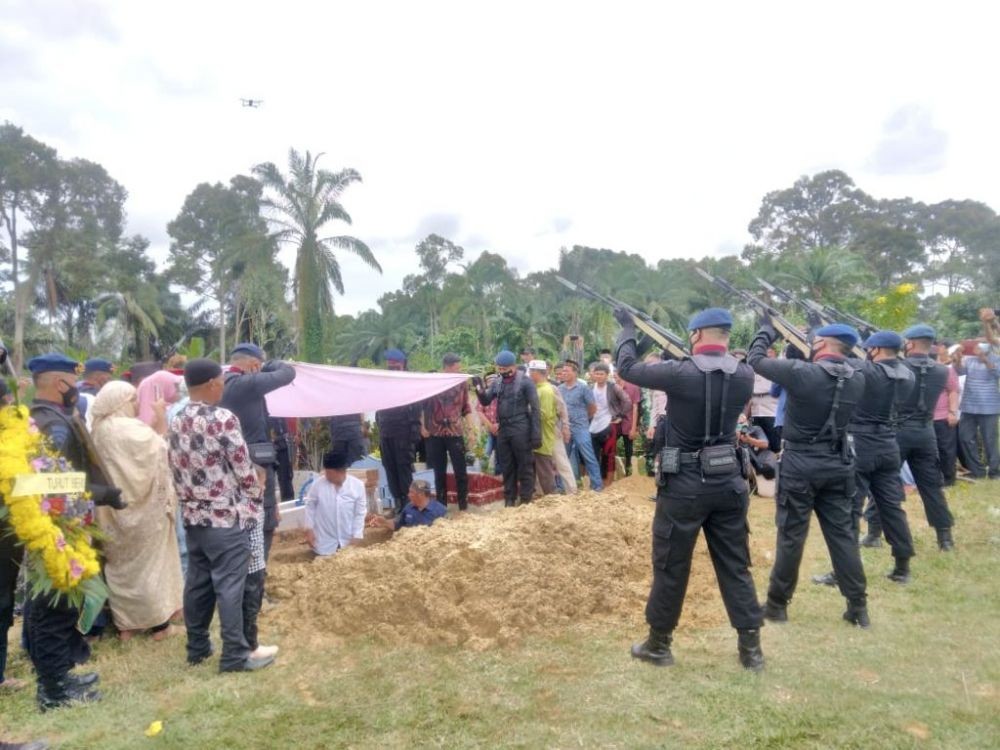 Gugur di Papua, Bharatu Kurniadi Dimakamkan di TMP Johar
