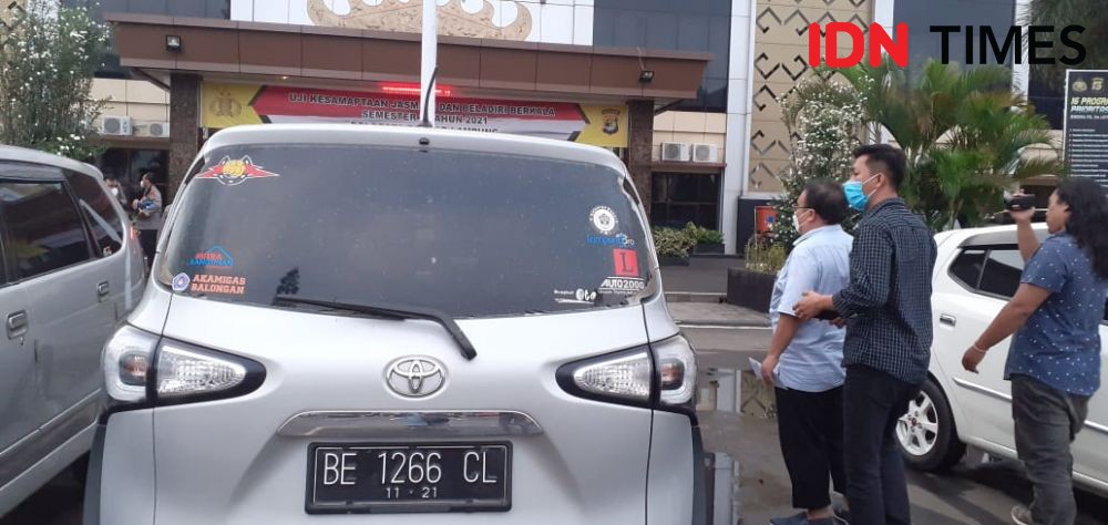 Viral! Pemred Media Online Lampung Korban Pecah Kaca Mobil