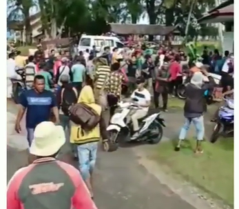 Viral! Warga Beramai-ramai Rusak Tempat Vaksinasi Massal di Aceh 