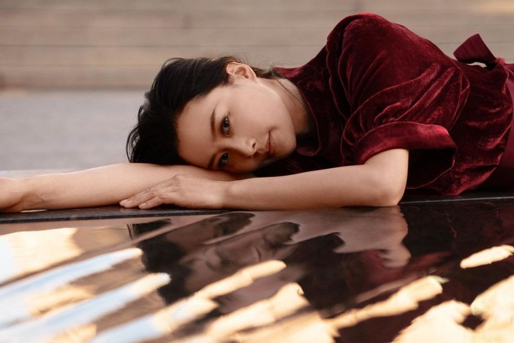 10 Potret Menawan Fala Chen, ‘Ibu’ Simu Liu di Film Shang-Chi 