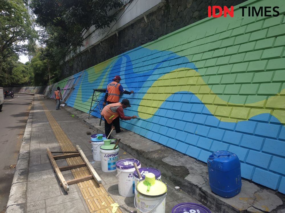Lukisan Baru Hiasi Tembok Babakan Siliwangi Bandung