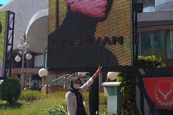 Kehebohan Videotron NCT 127 di Surabaya, Fans: Ini Bentuk Dukungan