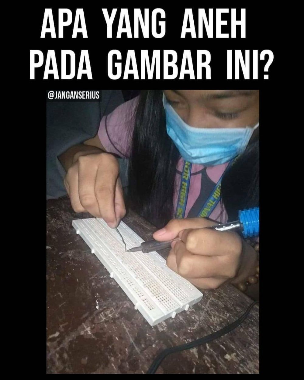 10 Meme Ada Yang Salah Dari Gambar Ini Bikin Mikir Keras