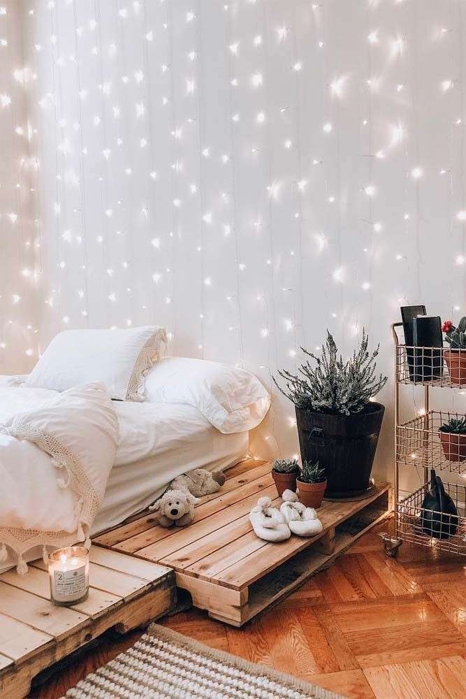 9 Ide Dekorasi Kamar Tidur Dengan String Lights