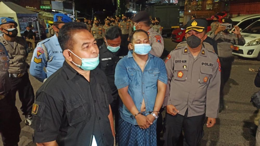 Polda Jatim Gerebek Kampung Narkoba di Surabaya