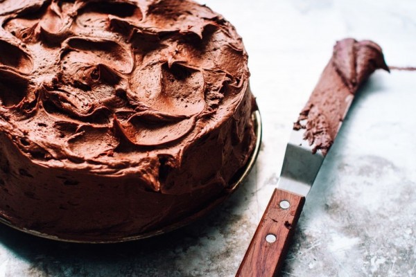 Resep Membuat Kue Ulang Tahun Cokelat ala Rumahan, Melted di Lidah!