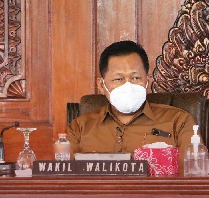Tutup Usia Saat Berdinas, Profil Wakil Wali Kota Mojokerto