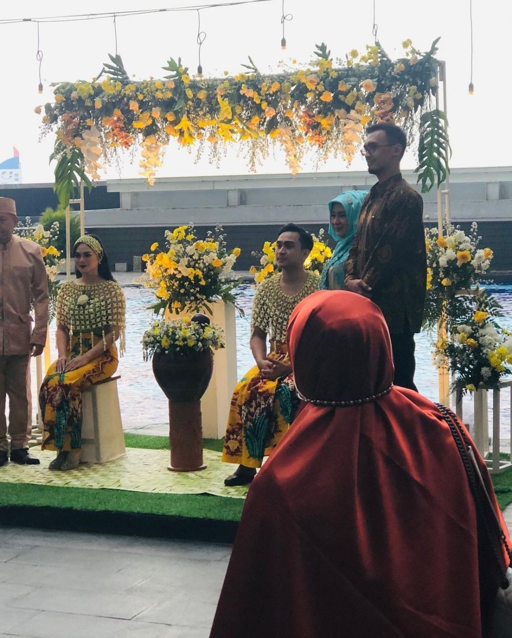 9 Dekorasi Tema Floral Pengajian dan Siraman Lutfi Agizal