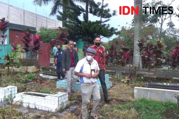 Autopsi Ulang, Makam Korban Pembunuhan Ibu-Anak Subang Dibongkar