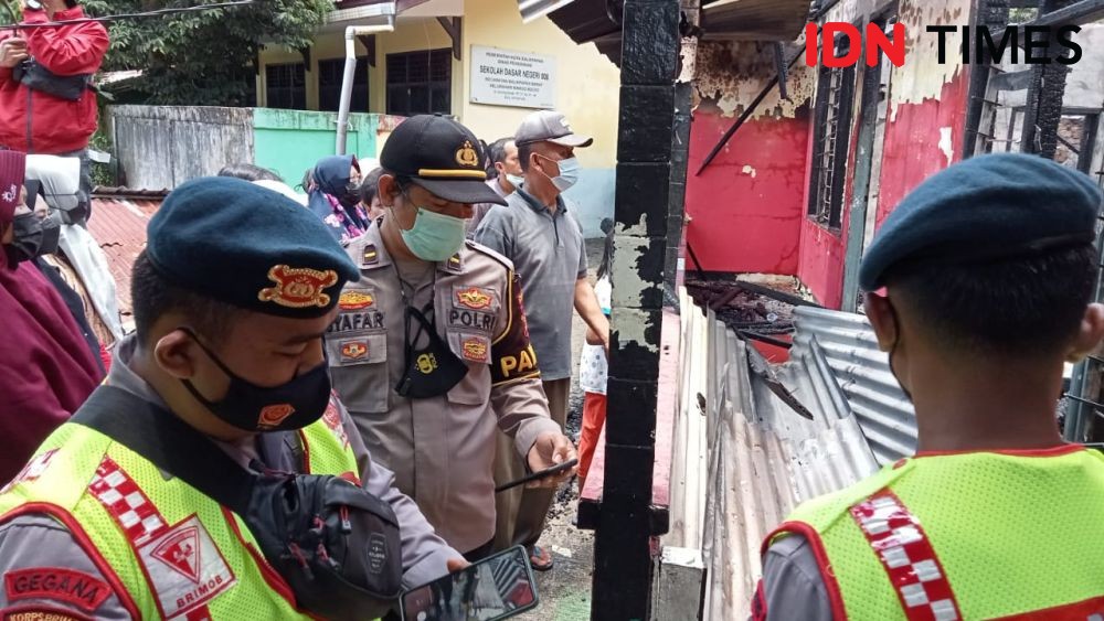 Kebakaran di Margo Mulyo, Pemilik Rumah Sempat Terjebak Asap