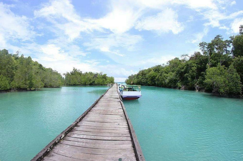 7 Destinasi Wisata Alam di Berau yang Keindahannya Diakui Dunia